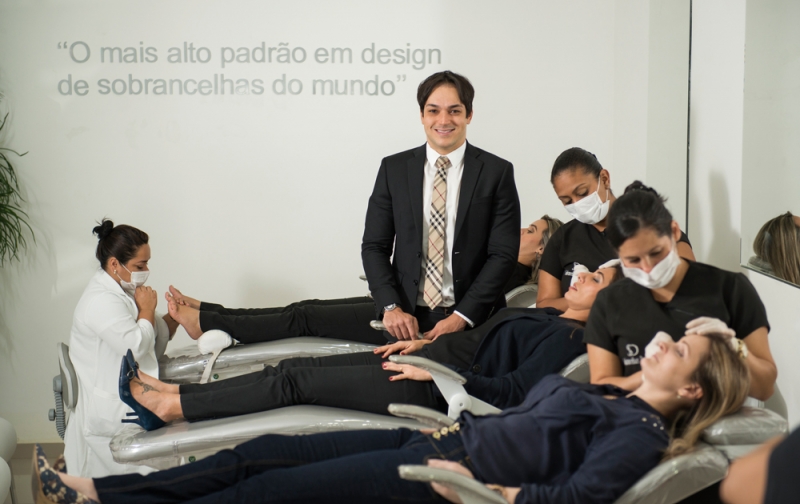 Edição 37 - Matéria com Alysson Ramalho, da Sobrancelha Design (foto Bosco Lacerda)